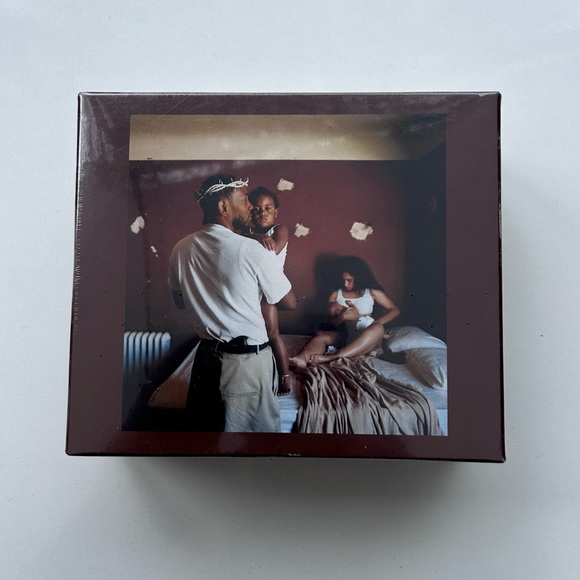 Kendrick Lamar Mr. Morale & the Big Steppers Box Set Rap Hip Hop CD & T Shirt XL - Picture 1 of 3